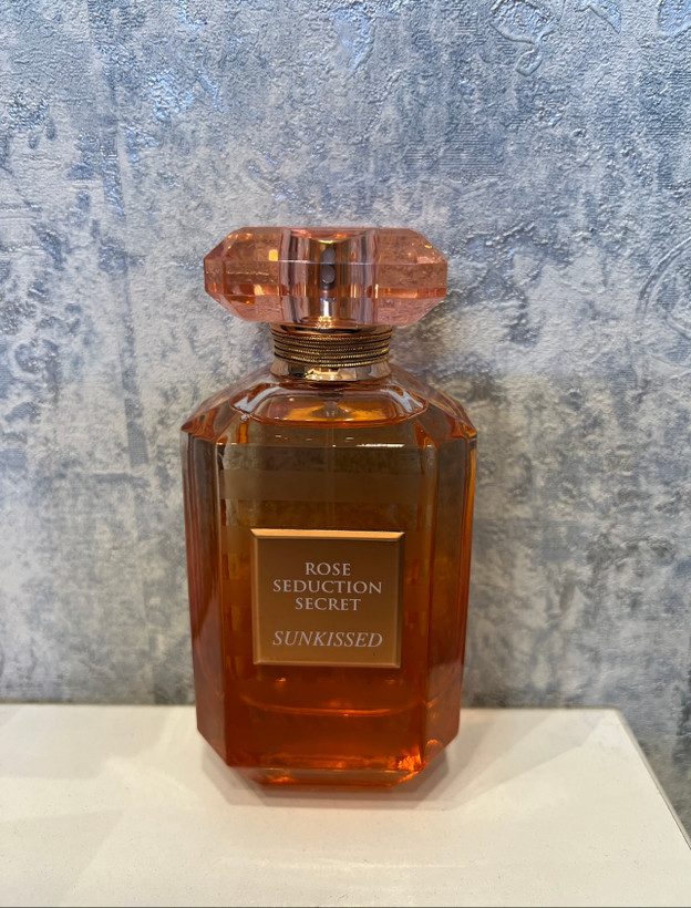 عطر ادکلن زنانه فرگرانس مدل رز سداکشن سکرت سان کیسد رایحه ویکتوریا سیکرت بامب شل ساندرنچند