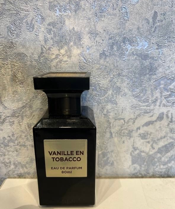 عطرو ادکلن مردانه و زنانه فرگرانس تام فورد توباکو وانیل یا تام فورد وانیل توباکو ۸۰ میل